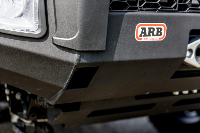 ARB Summit Combar Kit Textured Tundra 2014-17 ARB Fog Ii 3415020K