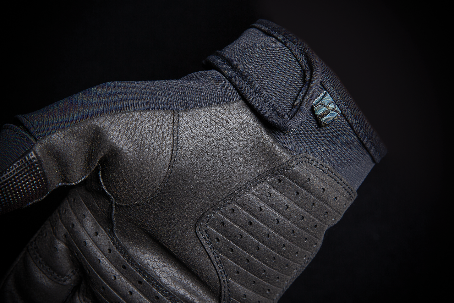 ICON Stormhawk™ Gloves - Black - Small 3301-3965