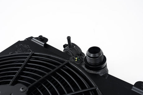 CSF Universal Half Radiator w/-16AN & Slip-On Fittings/12in SPAL Fan & Shroud - Black Finish 2858XB