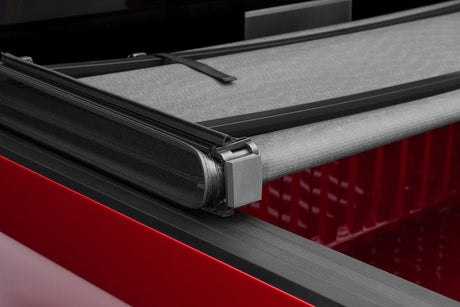Lund 19-23 Chevrolet Silverado 1500 (5.5ft. Bed) Genesis Elite Tri-Fold Tonneau Cover - Black 958292