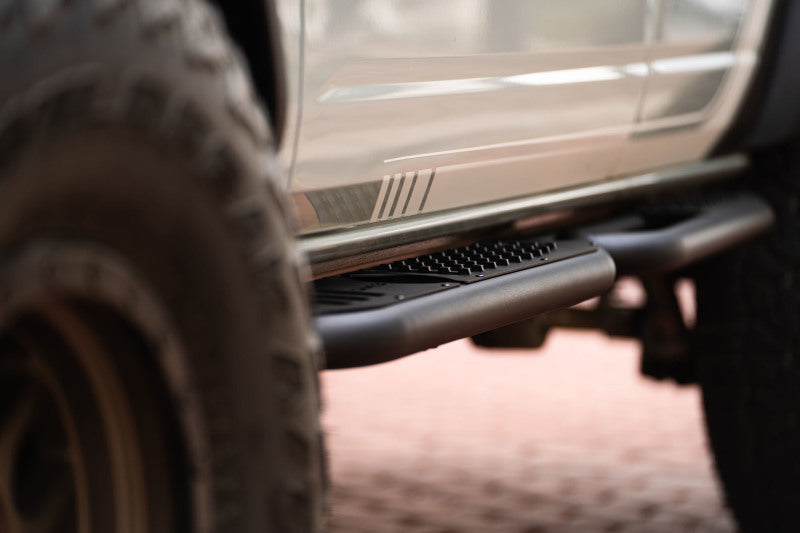 DV8 Offroad 21-22 Ford Bronco OE Plus Series Side Steps SRBR-02
