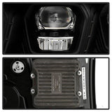 Spyder 13-18 Dodge RAM 1500 / 13-19 RAM 2500/3500 Projector Headlights 5088673