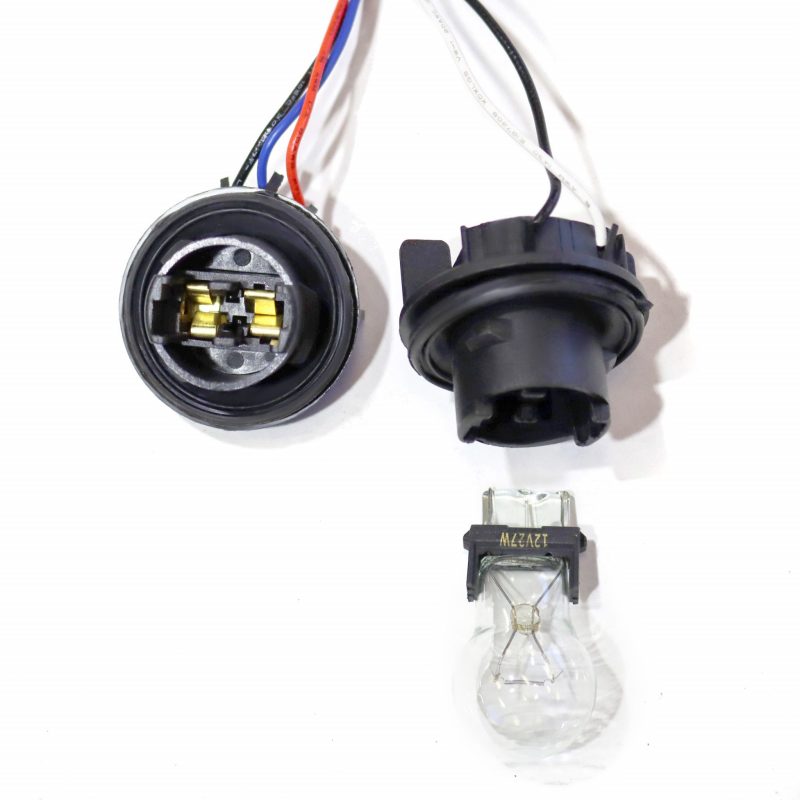 AlphaRex 18-20 Ford F-150 Wiring Adapter OEM to AlphaRex Taillight Converter (Req 18-20 Ford F-150) 652200