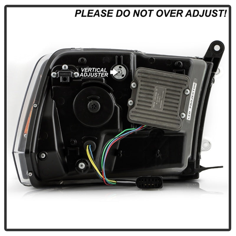 Spyder 13-18 Dodge RAM 1500 / 13-19 RAM 2500/3500 Projector Headlights 5088673