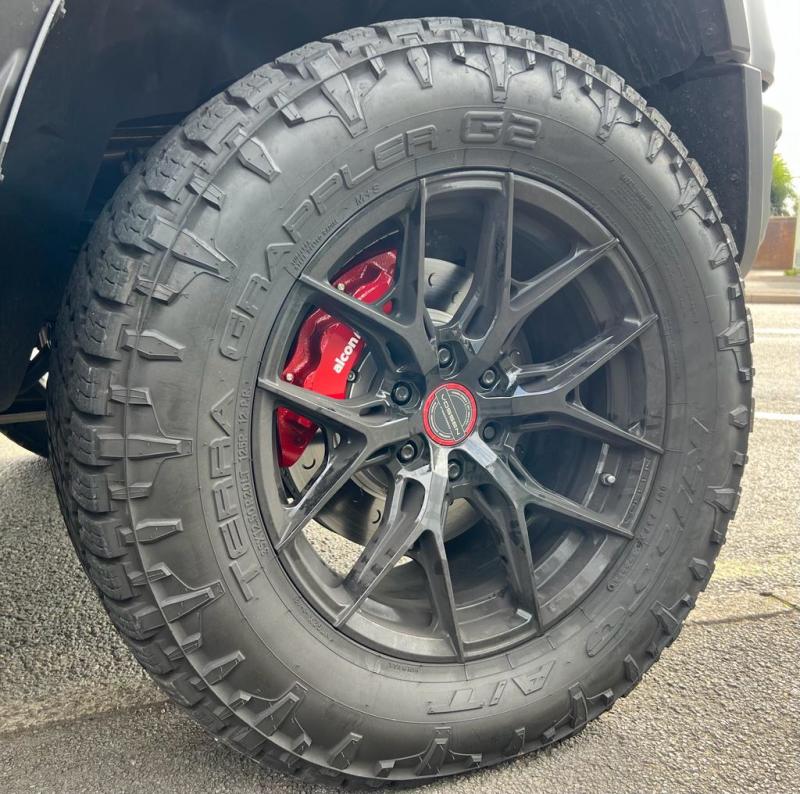 Alcon 2021+ RAM TRX 376x42mm Rotors 6-Piston Red Calipers Front Brake Upgrade Kit BKF1559AX75