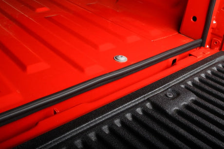 Lund 07-17 Toyota Tundra (5.5ft. Bed) Genesis Elite Tri-Fold Tonneau Cover - Black 958120