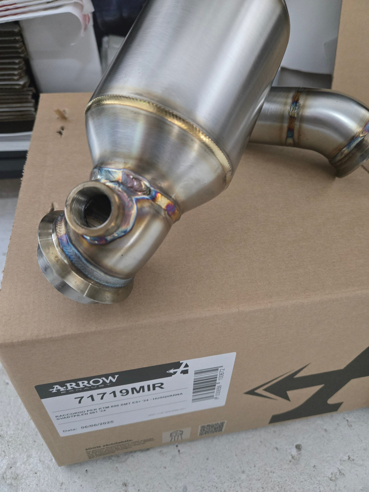 IN STOCK 71719MIR Arrow Central Link Pipe for KTM 890 SMT 2024/2025  Svartpilen 801 ’24/25/ Oxygen sensor plug incudes