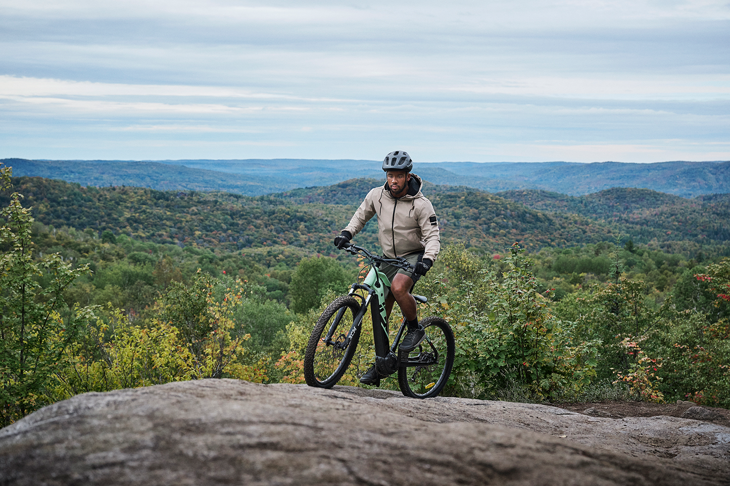 IGO ELECTRIC BIKES Outland Sawback RS E-bike - Hardtail eMTB 100-322-200